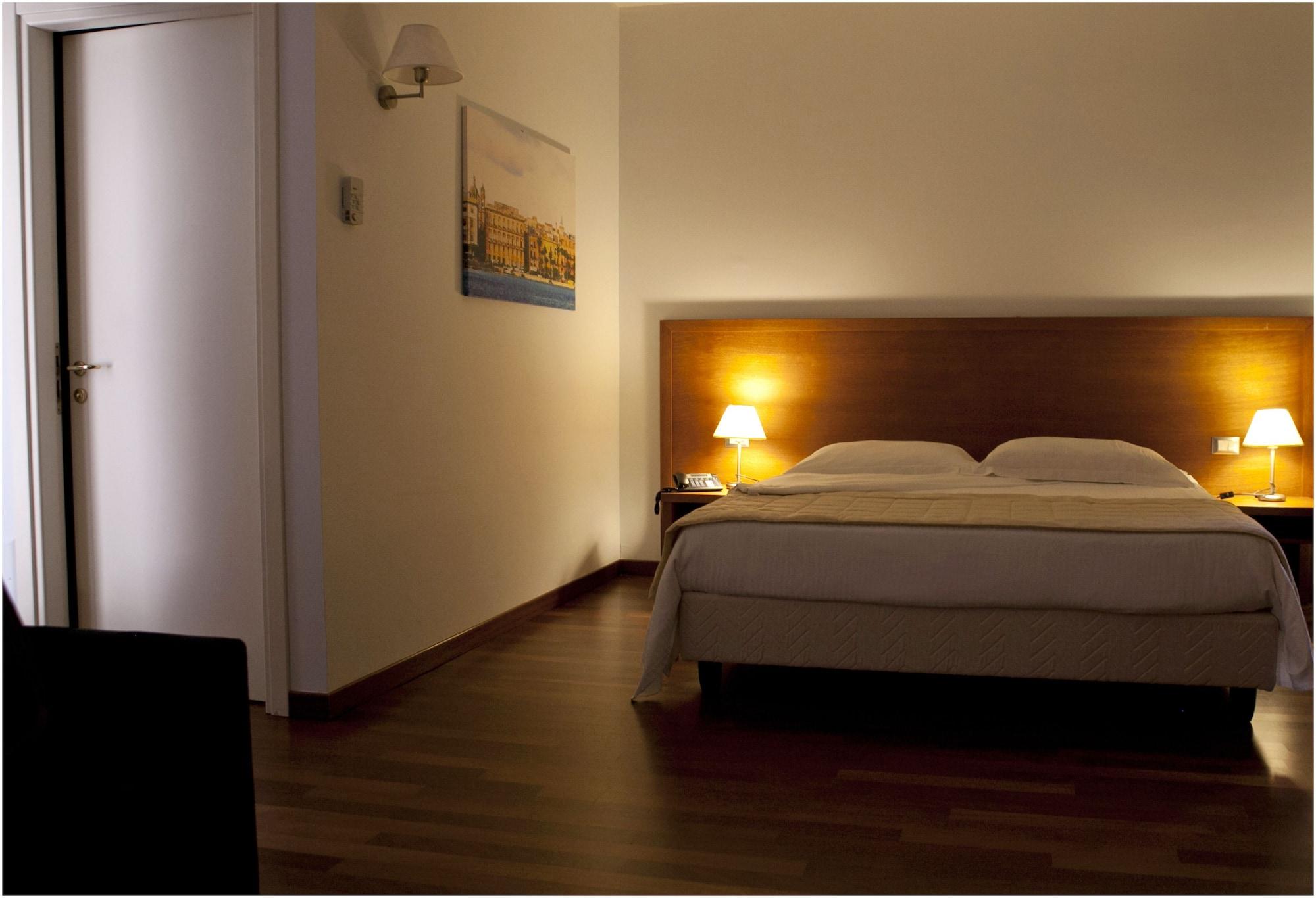 Hotel Tiziano Trapani Ngoại thất bức ảnh