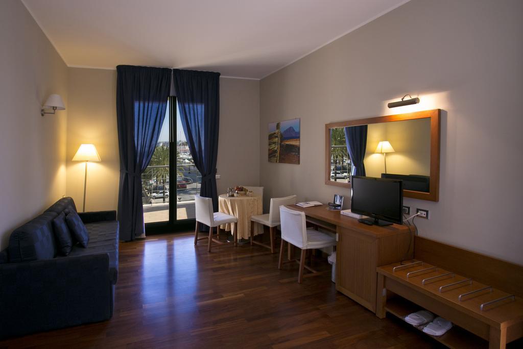 Hotel Tiziano Trapani Ngoại thất bức ảnh