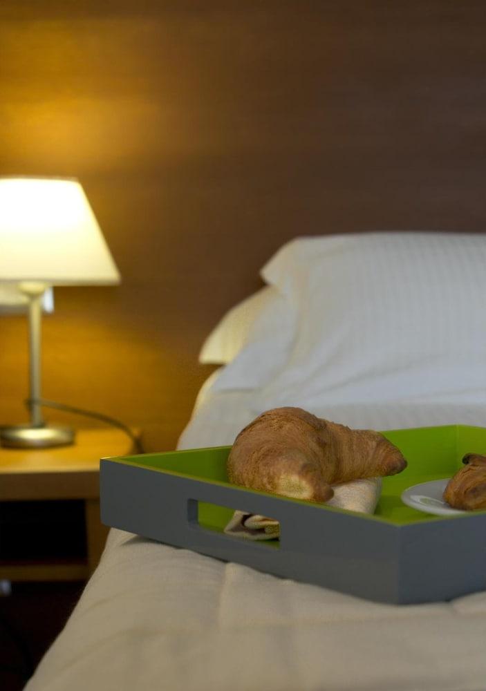 Hotel Tiziano Trapani Ngoại thất bức ảnh