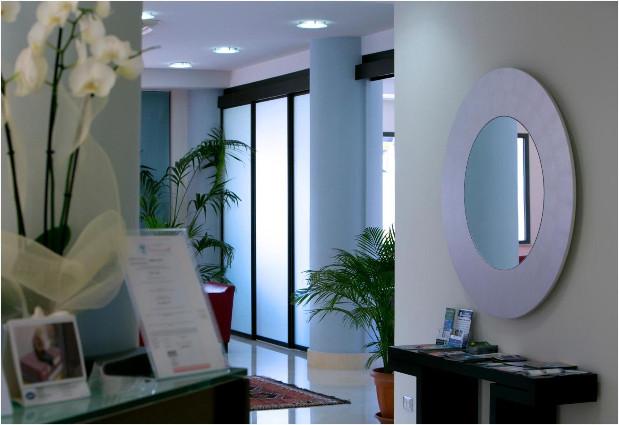Hotel Tiziano Trapani Ngoại thất bức ảnh