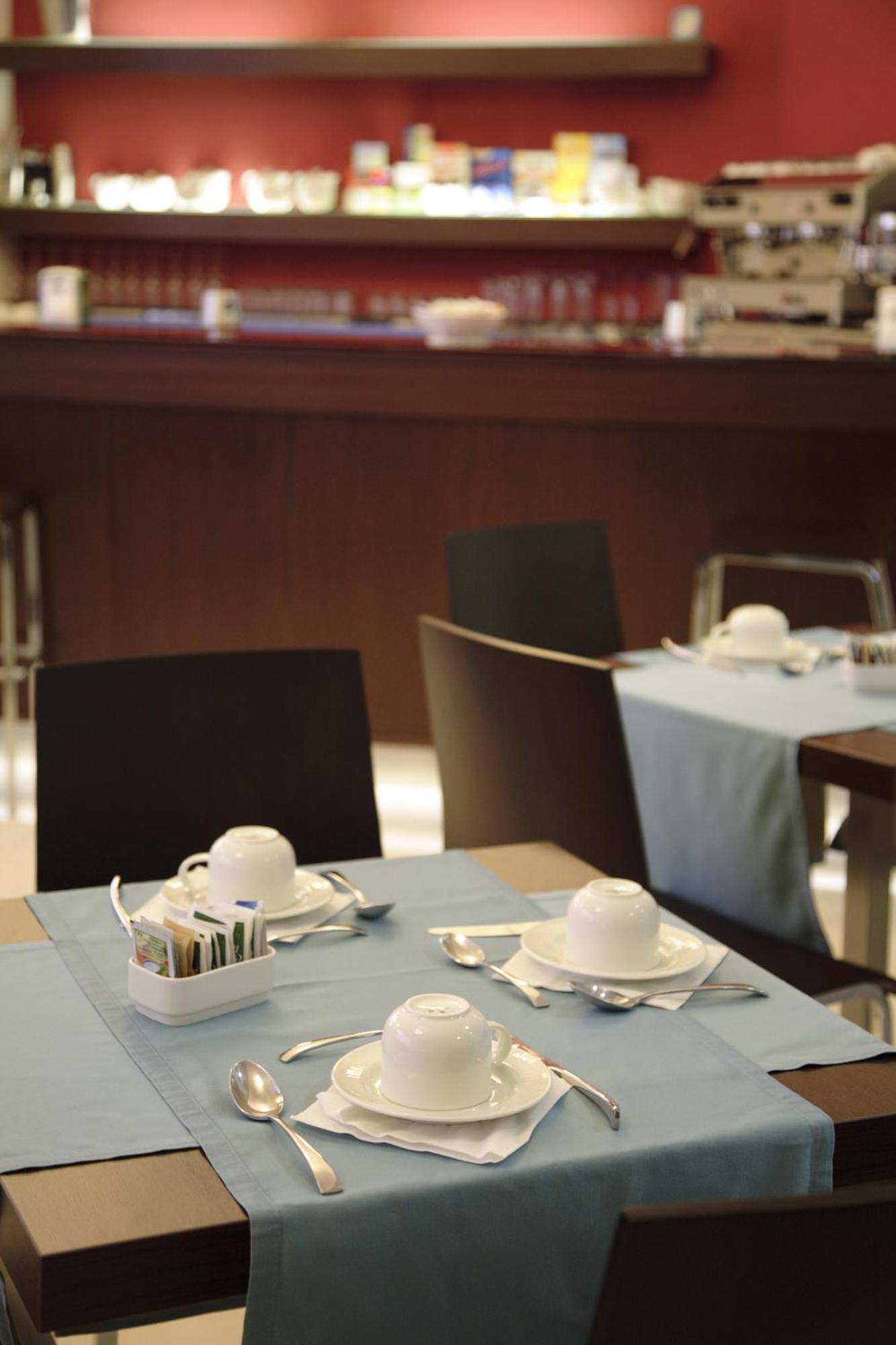 Hotel Tiziano Trapani Ngoại thất bức ảnh