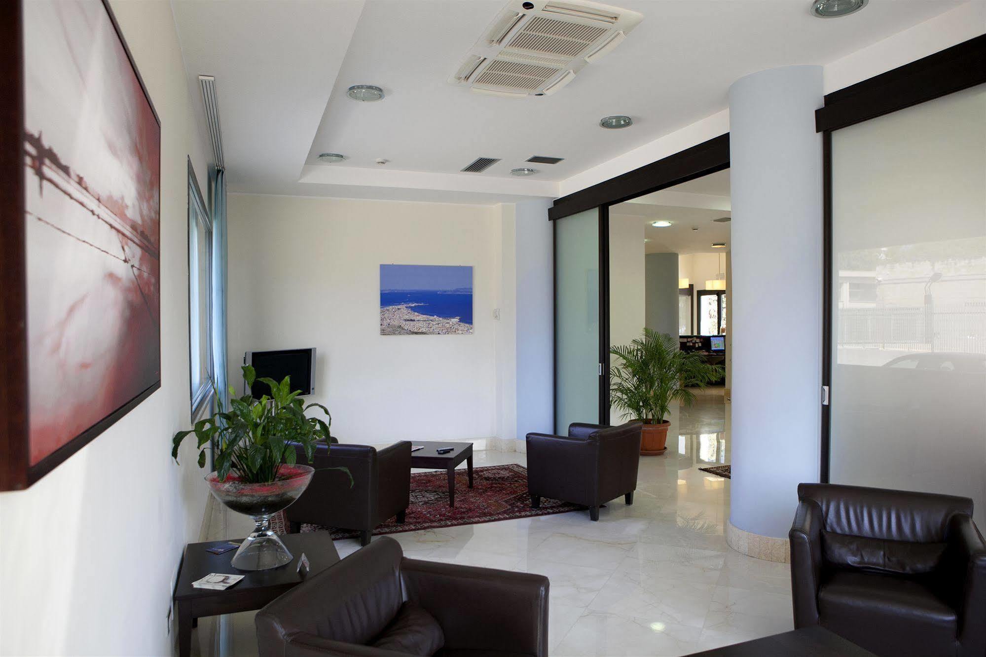 Hotel Tiziano Trapani Ngoại thất bức ảnh